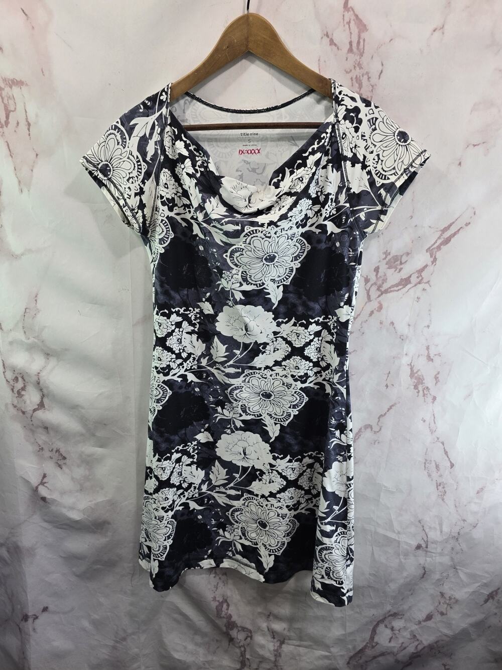 Title Nine Dress Womens Small Black White Cowl Short Sleeve Floral